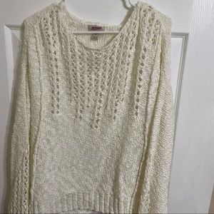 Arizona - White Long Sleeve Sweater Size Medium